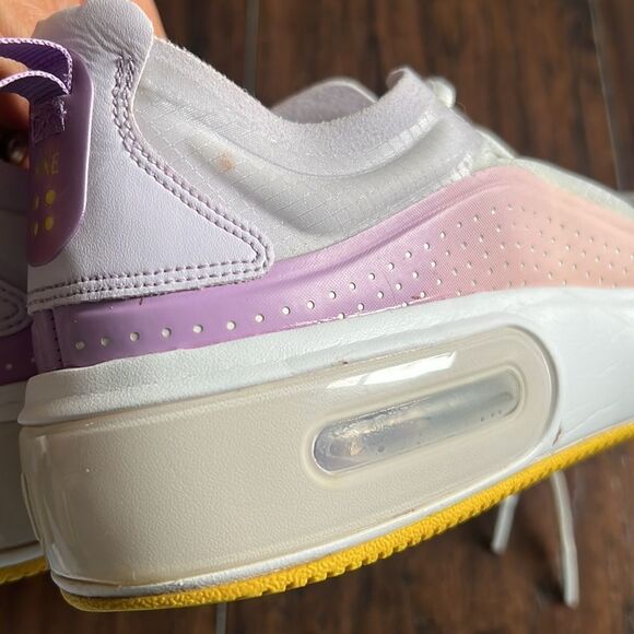 womens air max dia se white opti yellow women’s size 9 in GUC - Picture 3 of 9